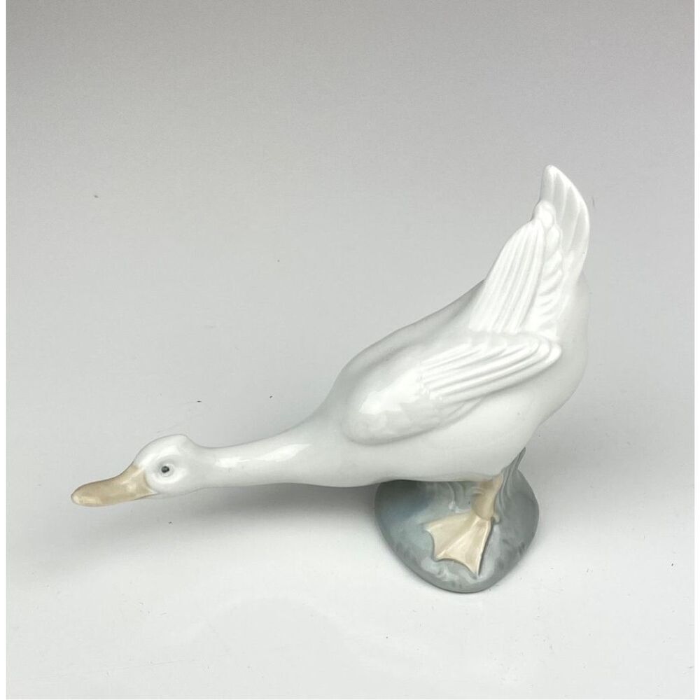 Vintage NAO Lladro Spain White Goose Duck Handmade Porcelain Figurine 1978 DT182 - Picture 2 of 5